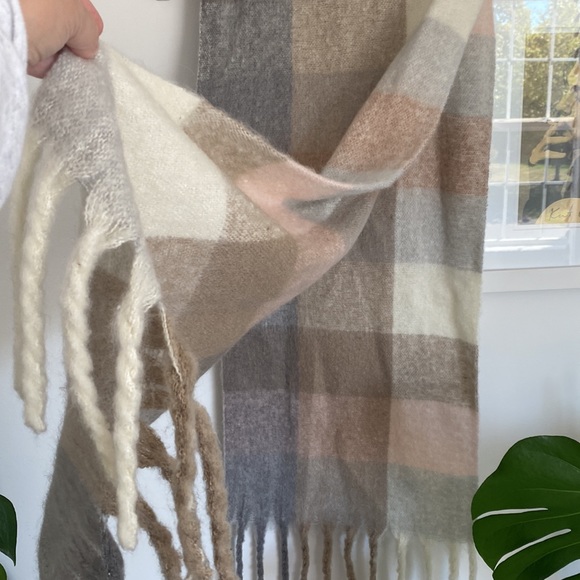 Express Accessories - Express Scarf 🧣